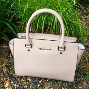 Michael Kors Selma medium bag